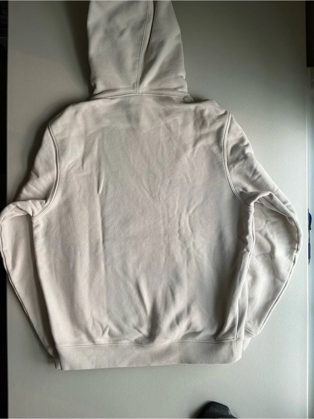 Alo Yoga Renown Hoodie in Bone White - Size XS (Unisex)